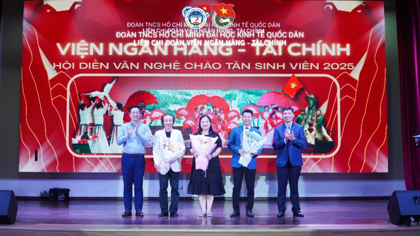 Khoảnh khắc sân khấu hội diễn trước — ảnh 14